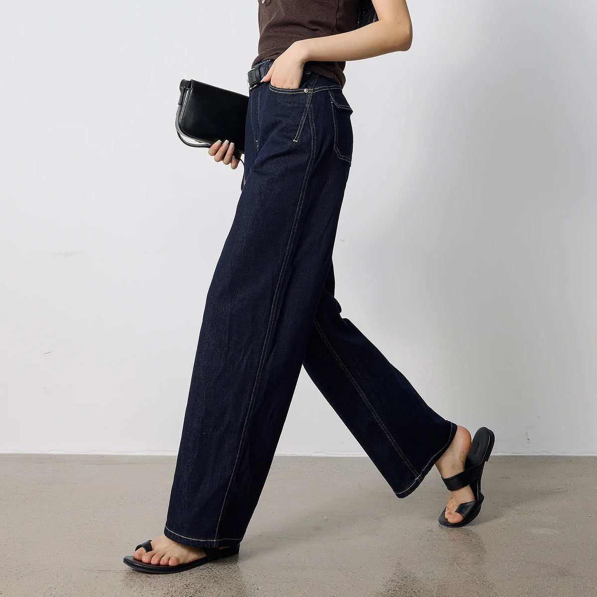 Seam-Detail Straight-Leg Jeans