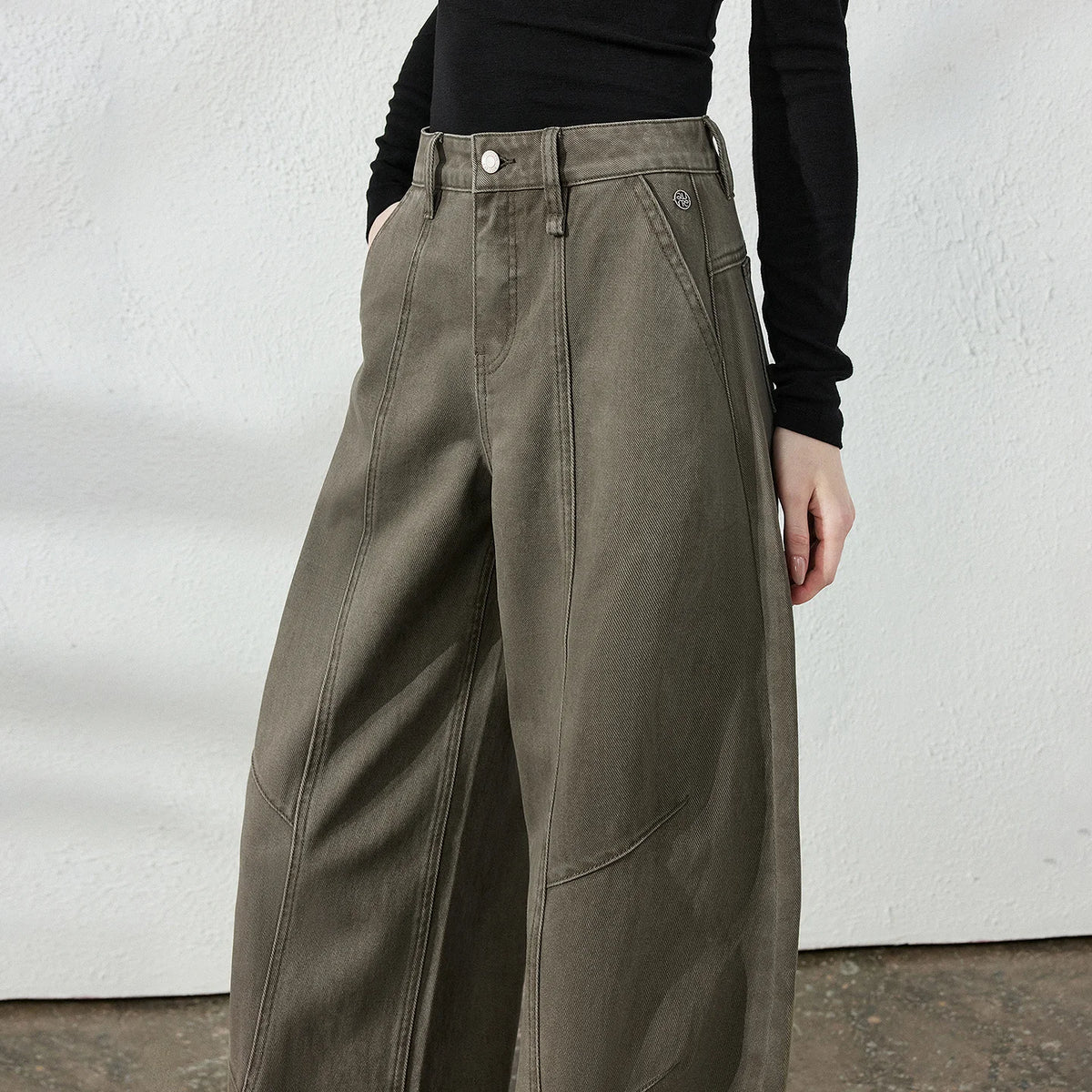 Curved-Seam Wide-Leg Pants