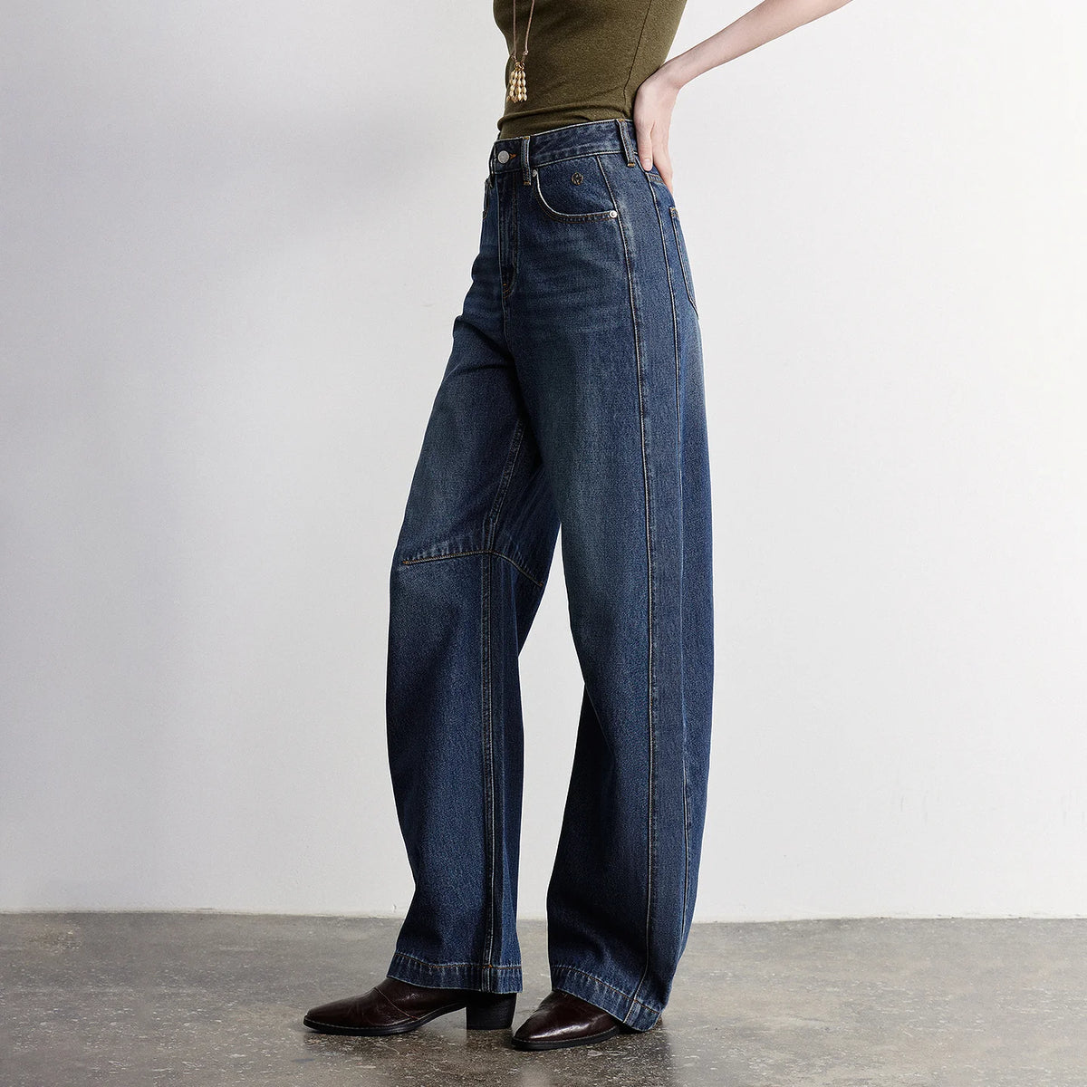Seamed Barrel-Leg Jeans