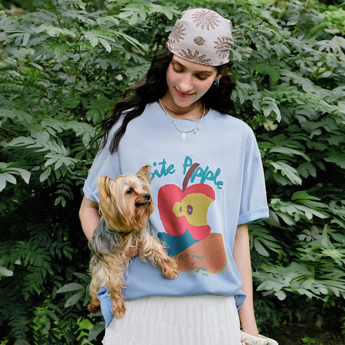 Apple-Graphic Crewneck Tee
