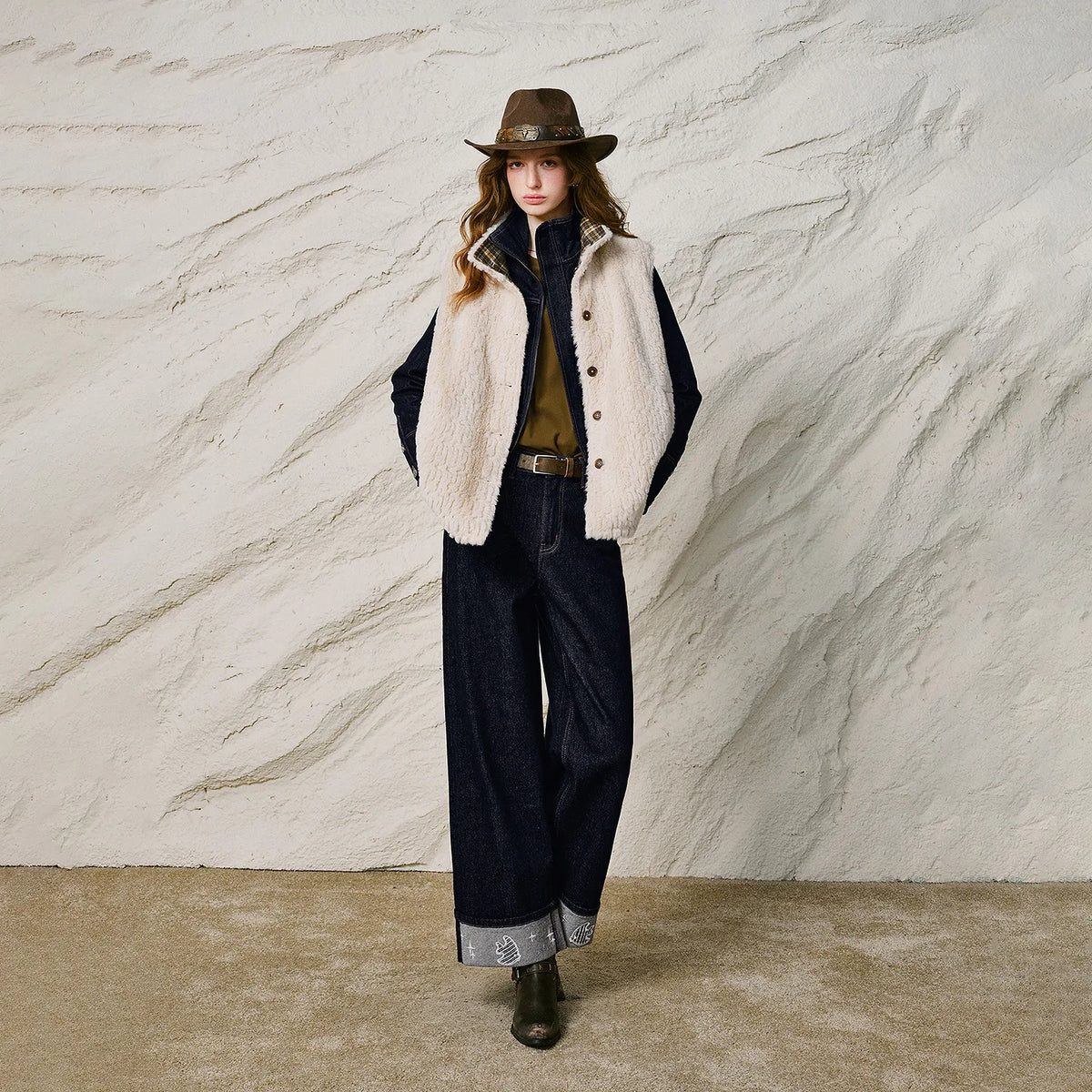 Motif-Cuff Wide-Leg Jeans