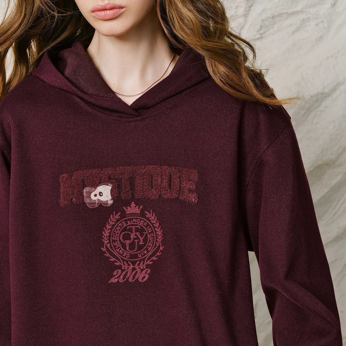 Crest-Motif Relaxed Sweatshirt