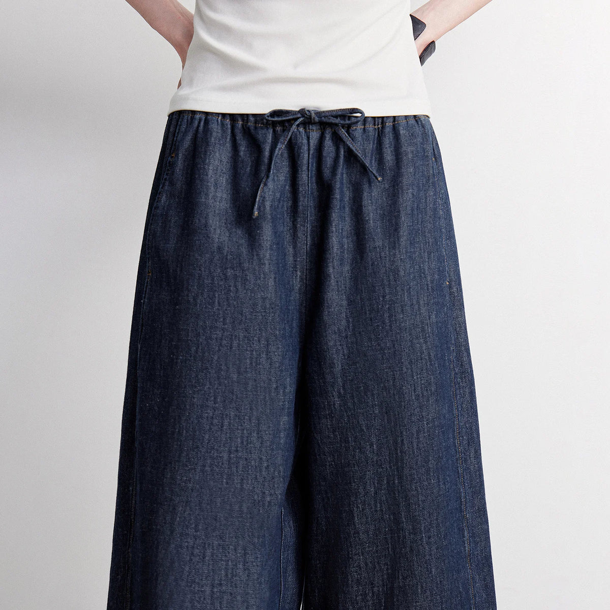 Elastic-Waist Cropped Jeans