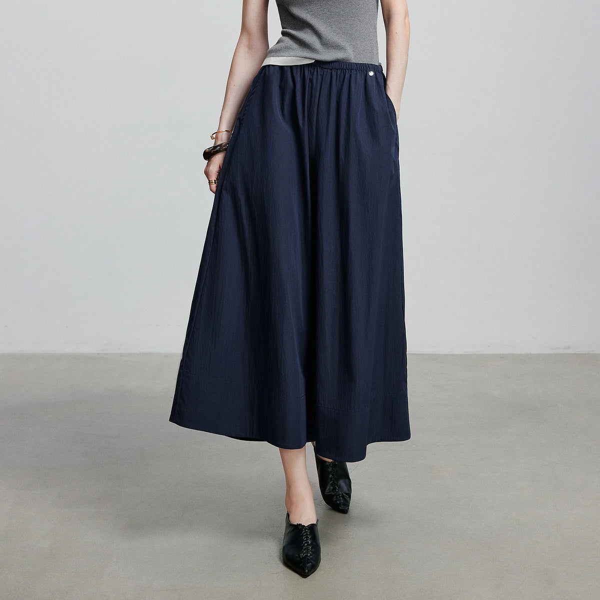 Elastic-Waist Cropped Wide-Leg Pants
