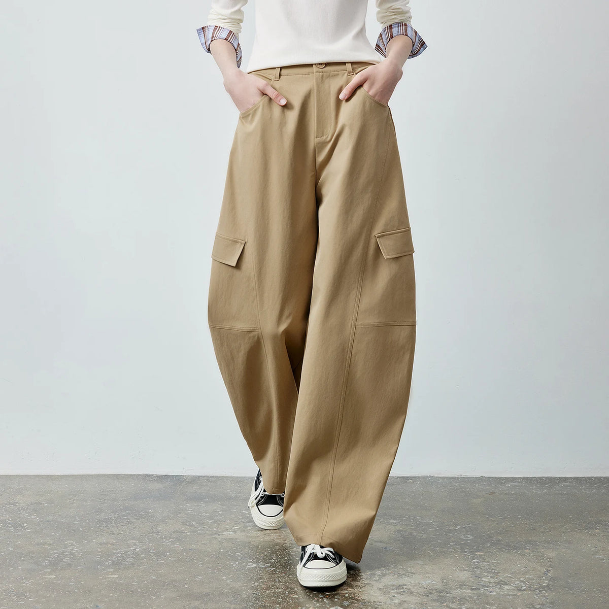 Cargo-Pocket Curved-Leg Pants