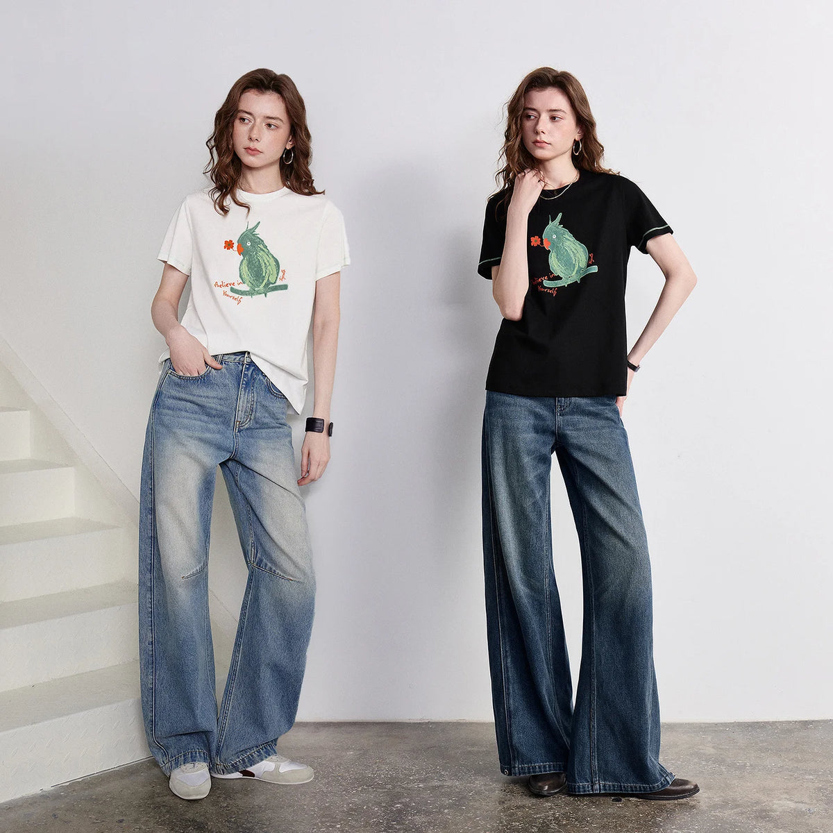 Parrot Graphic Crewneck Tee