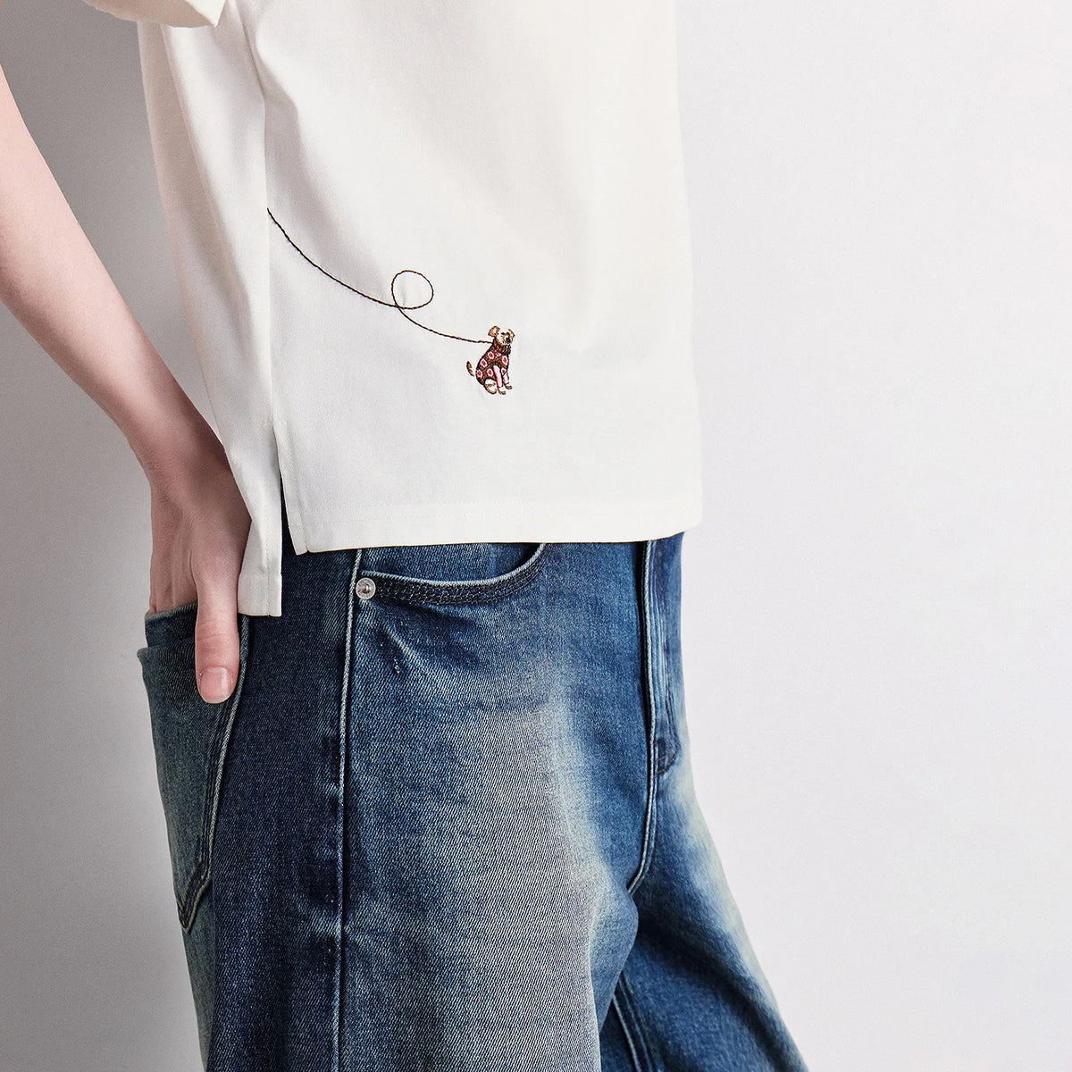 Motif-Detail Relaxed Crewneck Tee