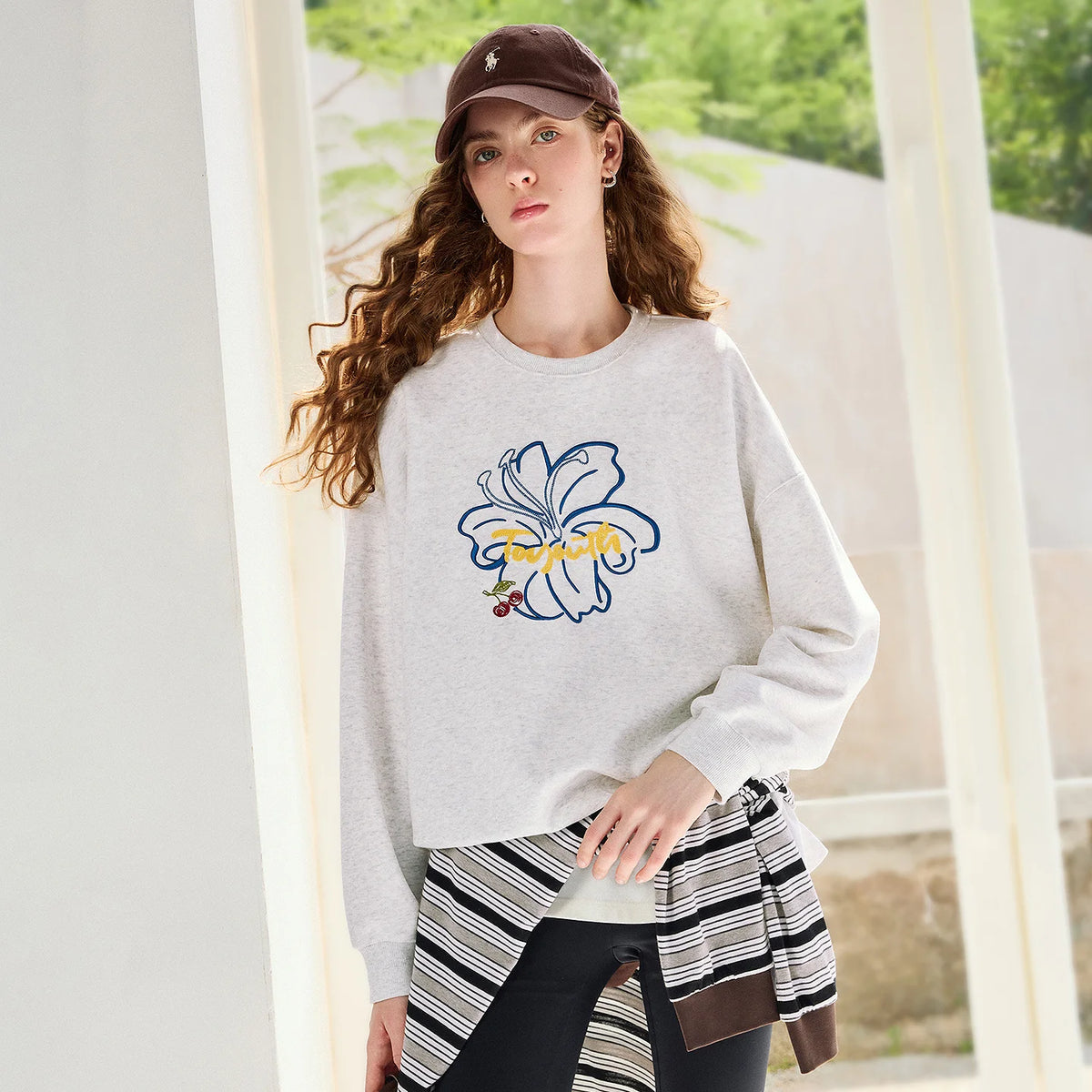 Floral Graphic Crewneck Sweatshirt