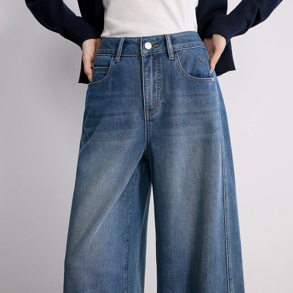 Cropped Wide-Leg Jeans