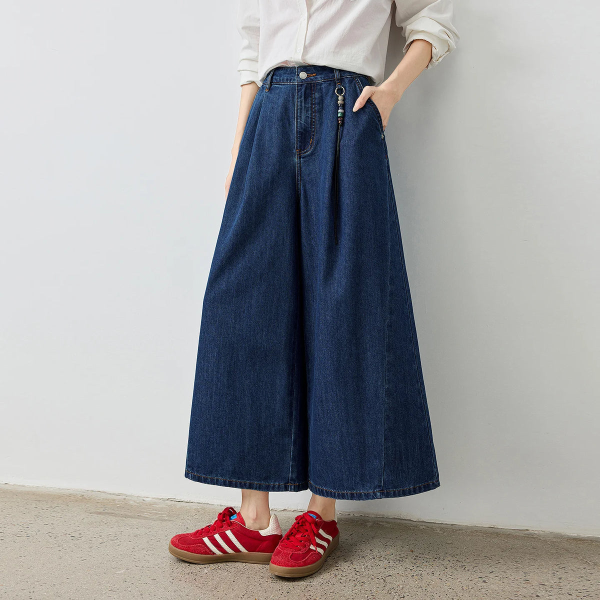Cropped Wide-Leg Jeans