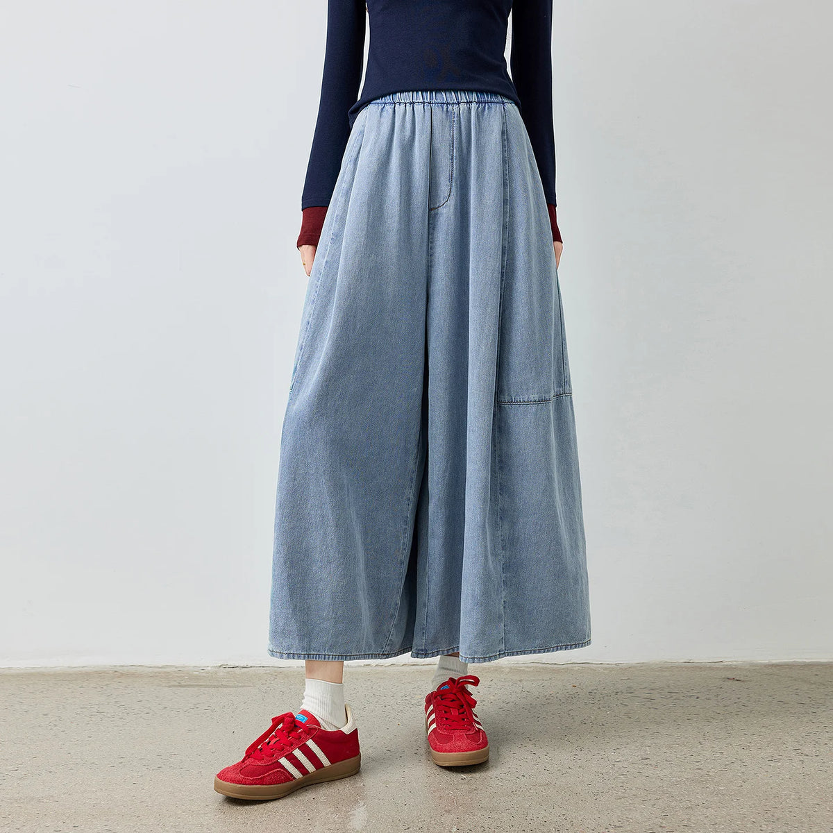 Elastic-Waist Cropped Wide-Leg Jeans