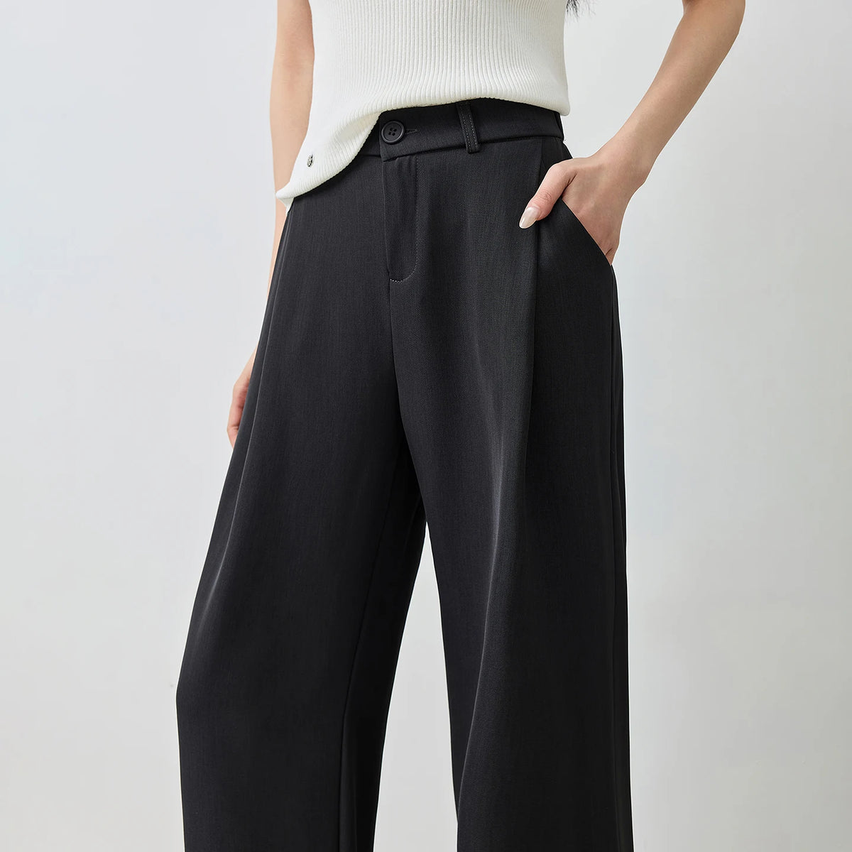 Pleated Wide-Leg Tailored Pants