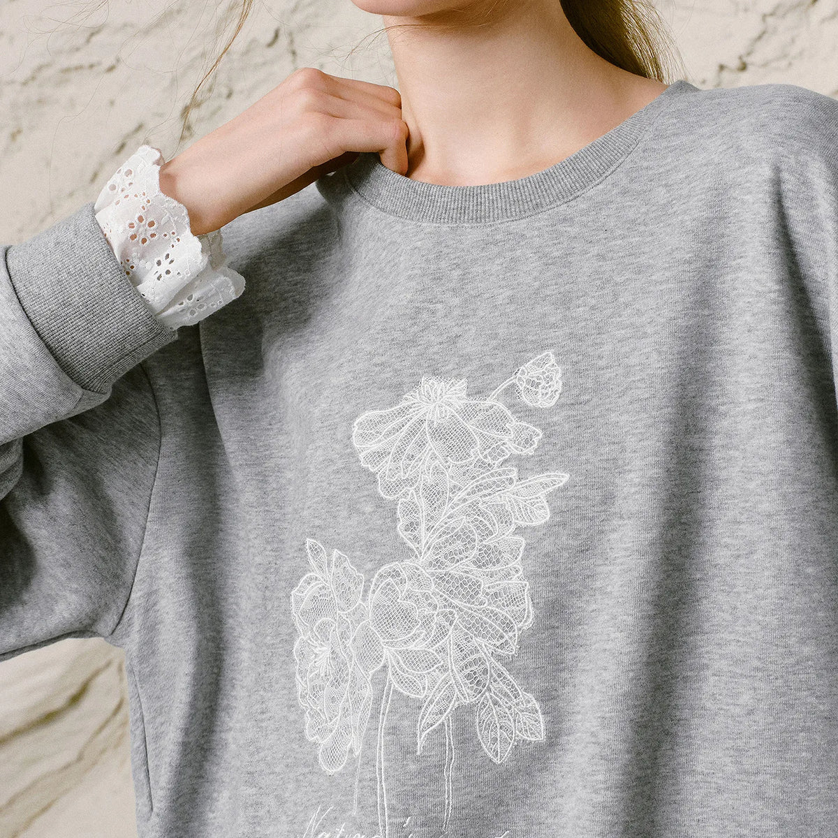 Floral-Motif Crewneck Sweatshirt