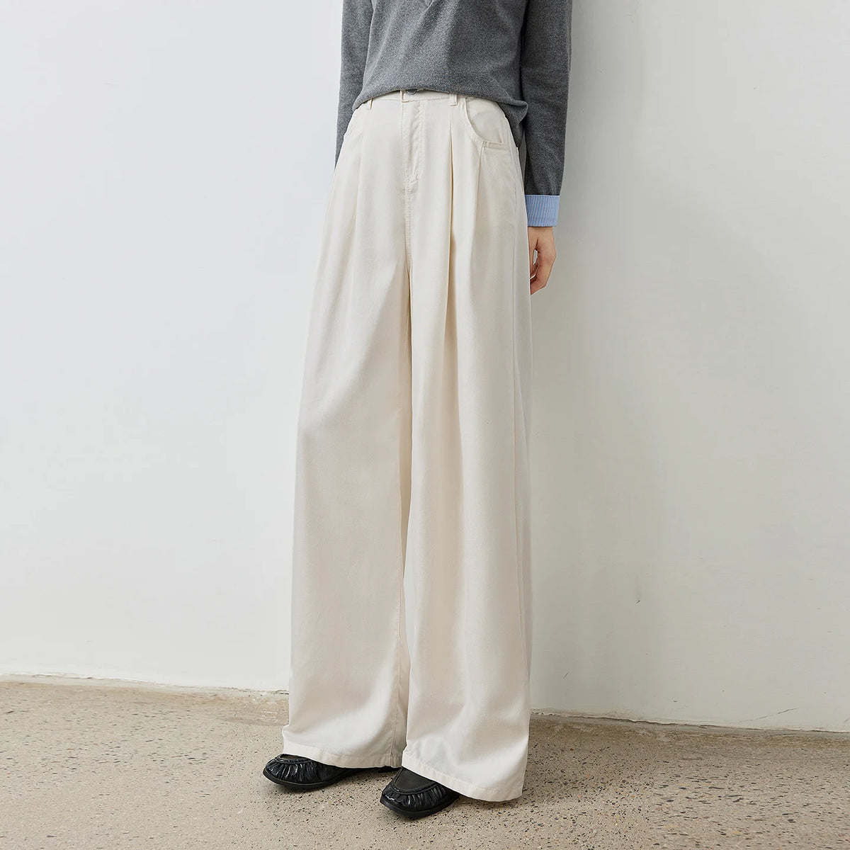 Pleated Wide-Leg Pants