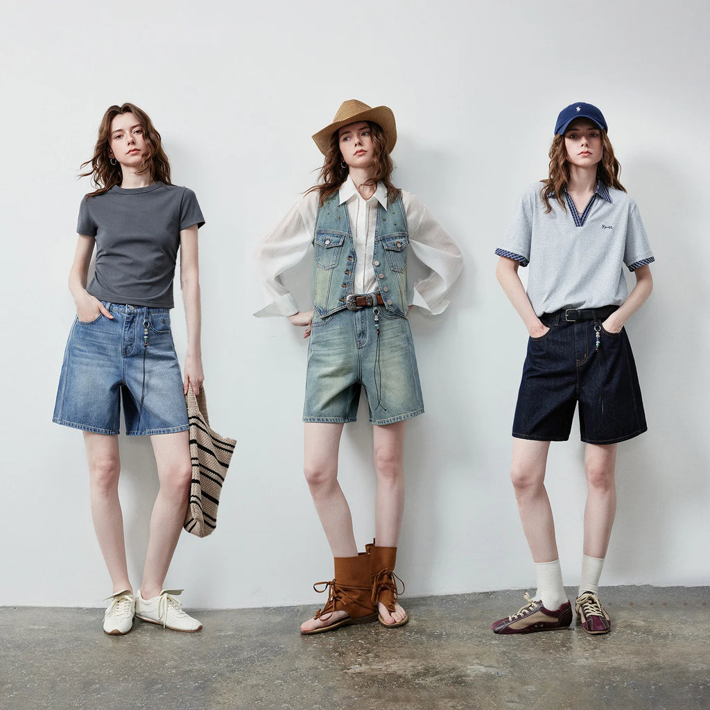 Seamed Wide-Leg Denim Shorts