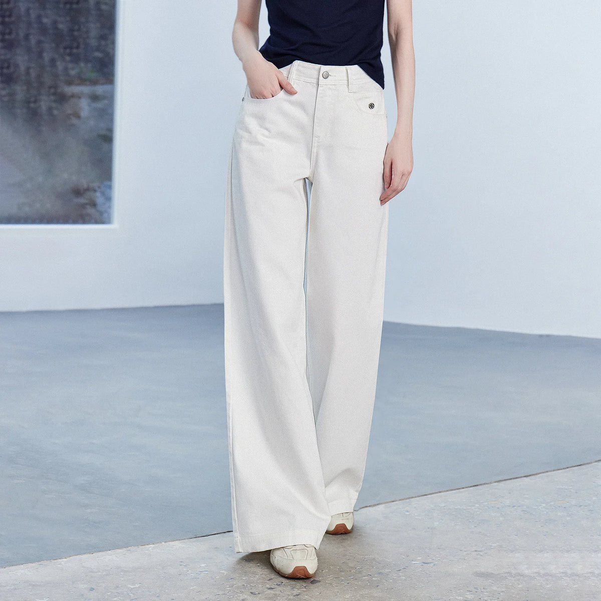 Washed Wide-Leg Jeans