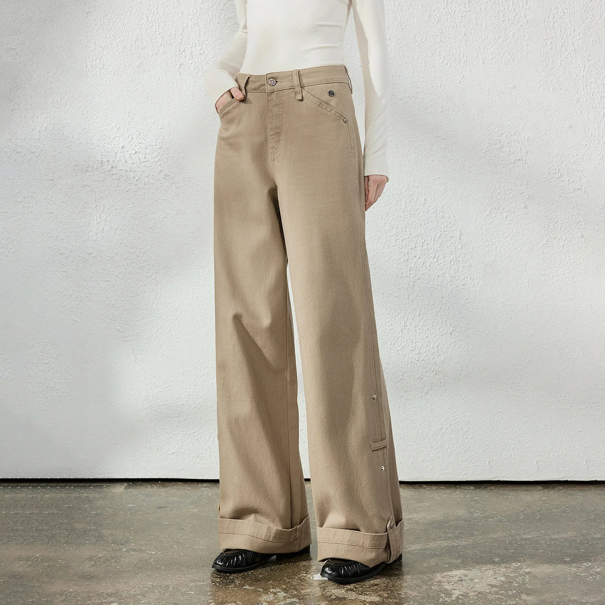 Pocket-Detail Wide-Leg Pants