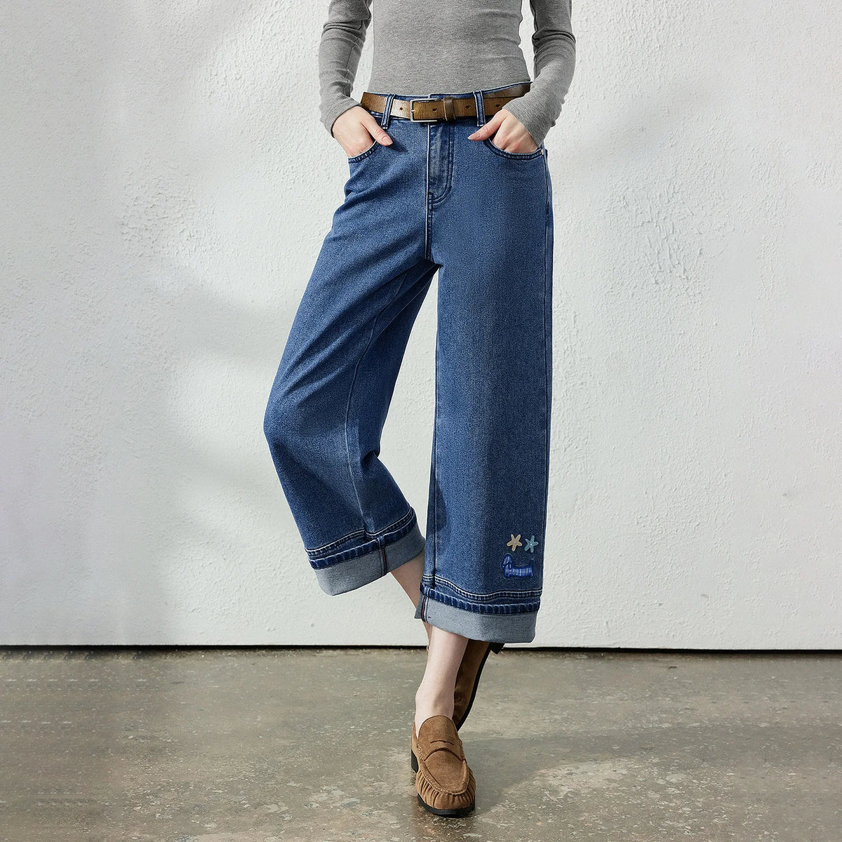 Motif-Detail Cropped Straight-Leg Jeans