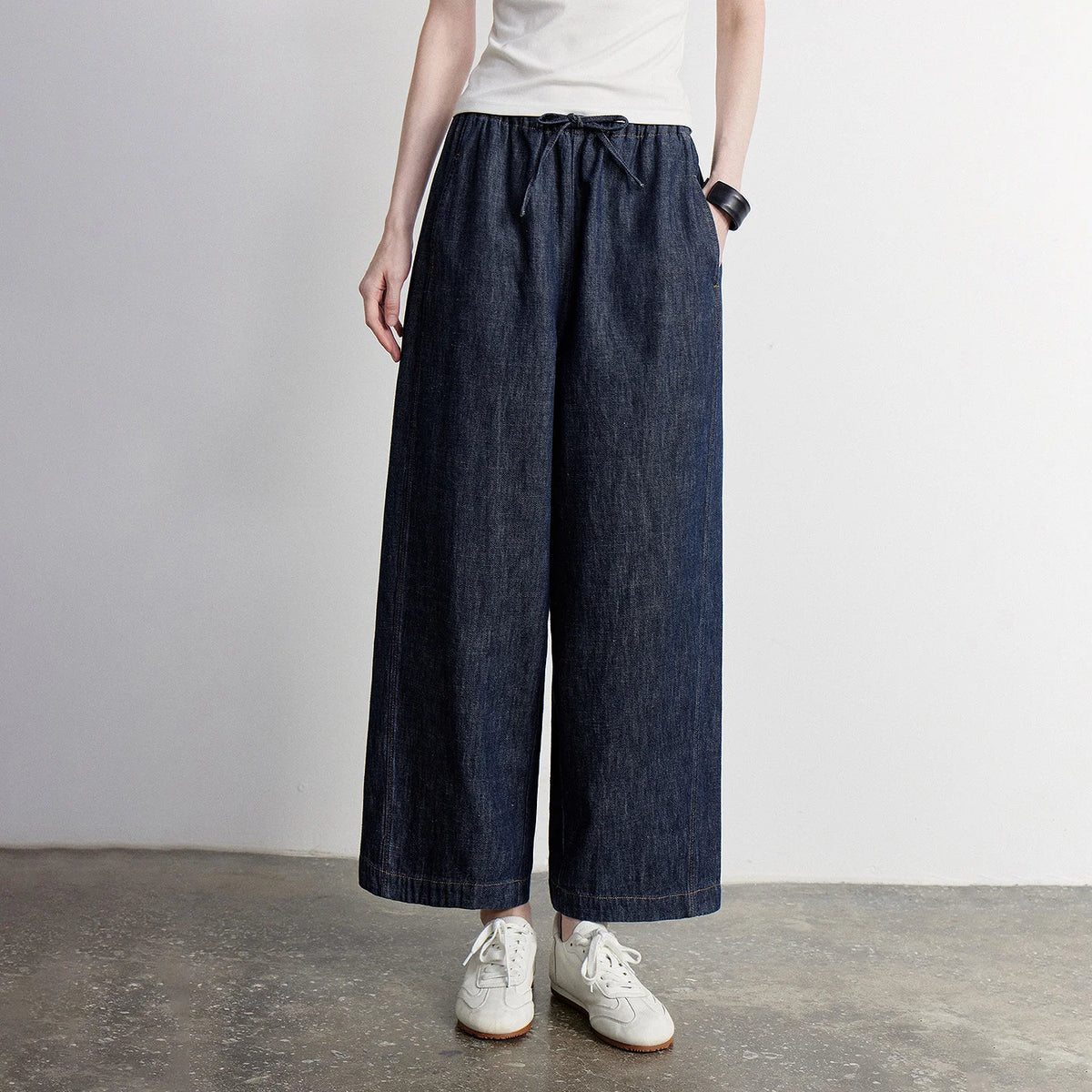 Elastic-Waist Cropped Jeans