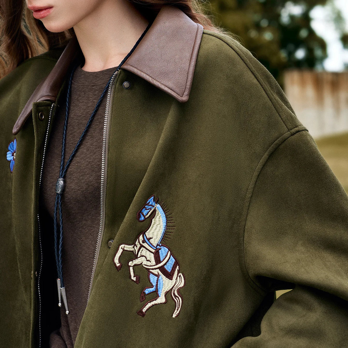 Motif-Detail Contrast-Collar Overshirt