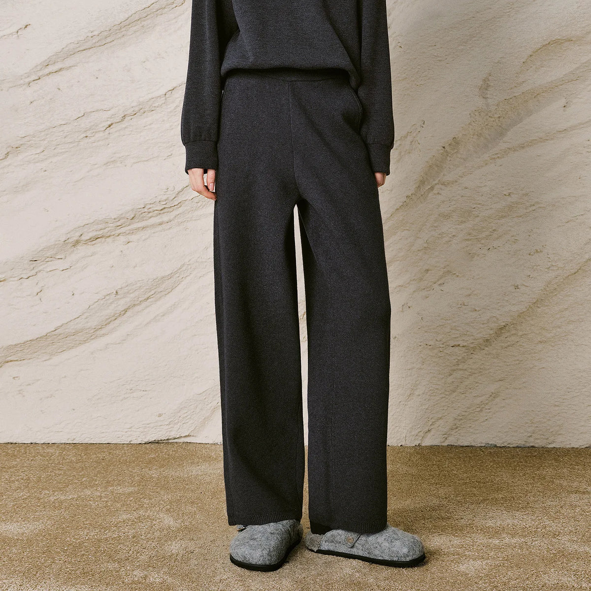 Contrast-Neck Sweatshirt and Pants Set