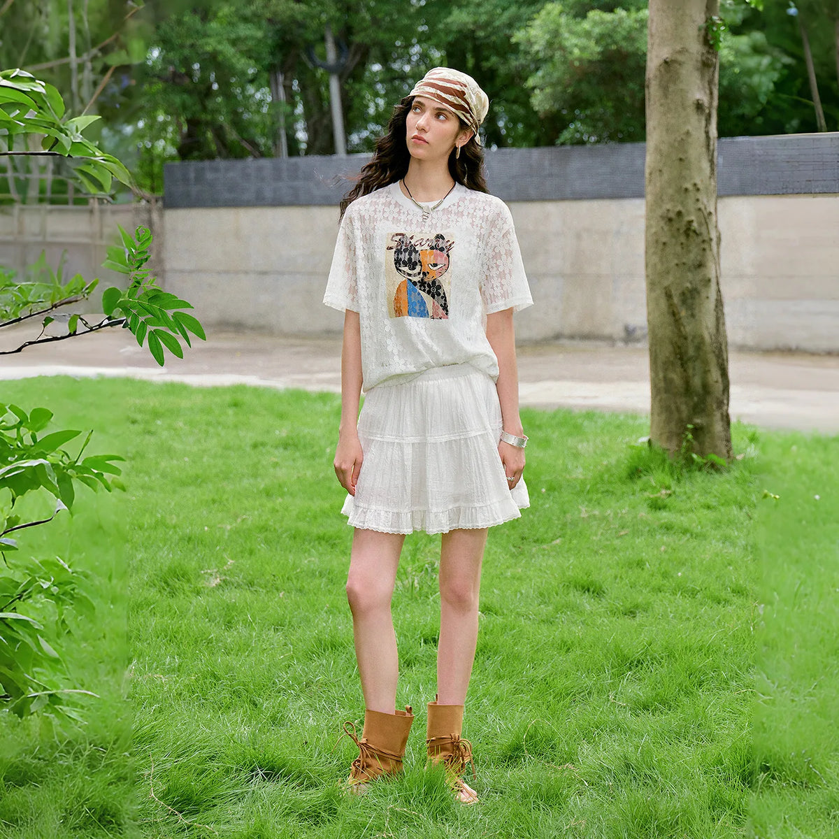 Cat-Graphic Lace Tee