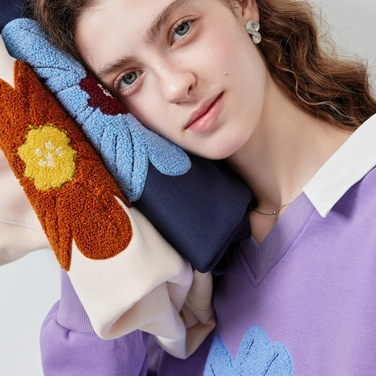 Floral Contrast-Collar Sweatshirt
