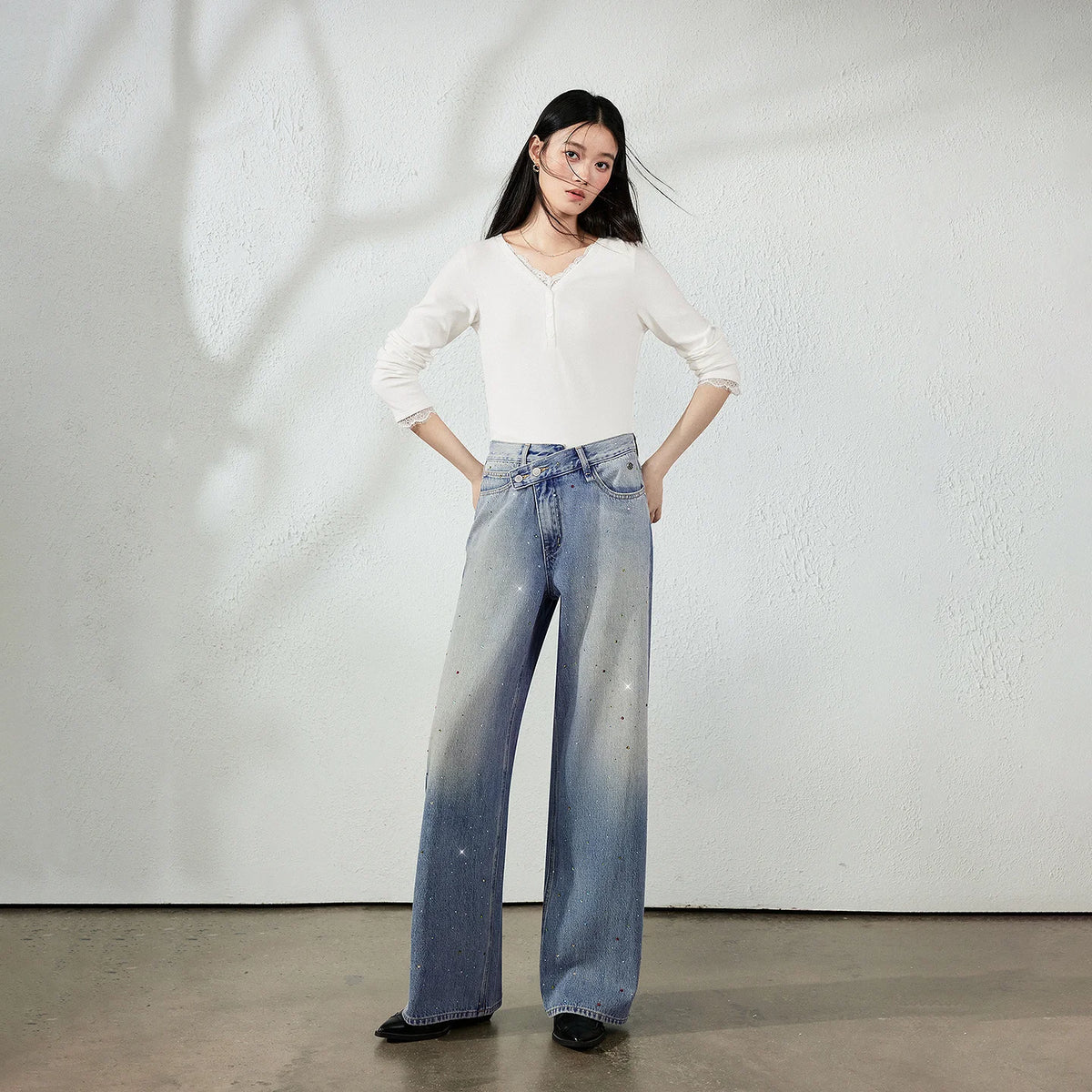 Wide-Leg Washed Jeans