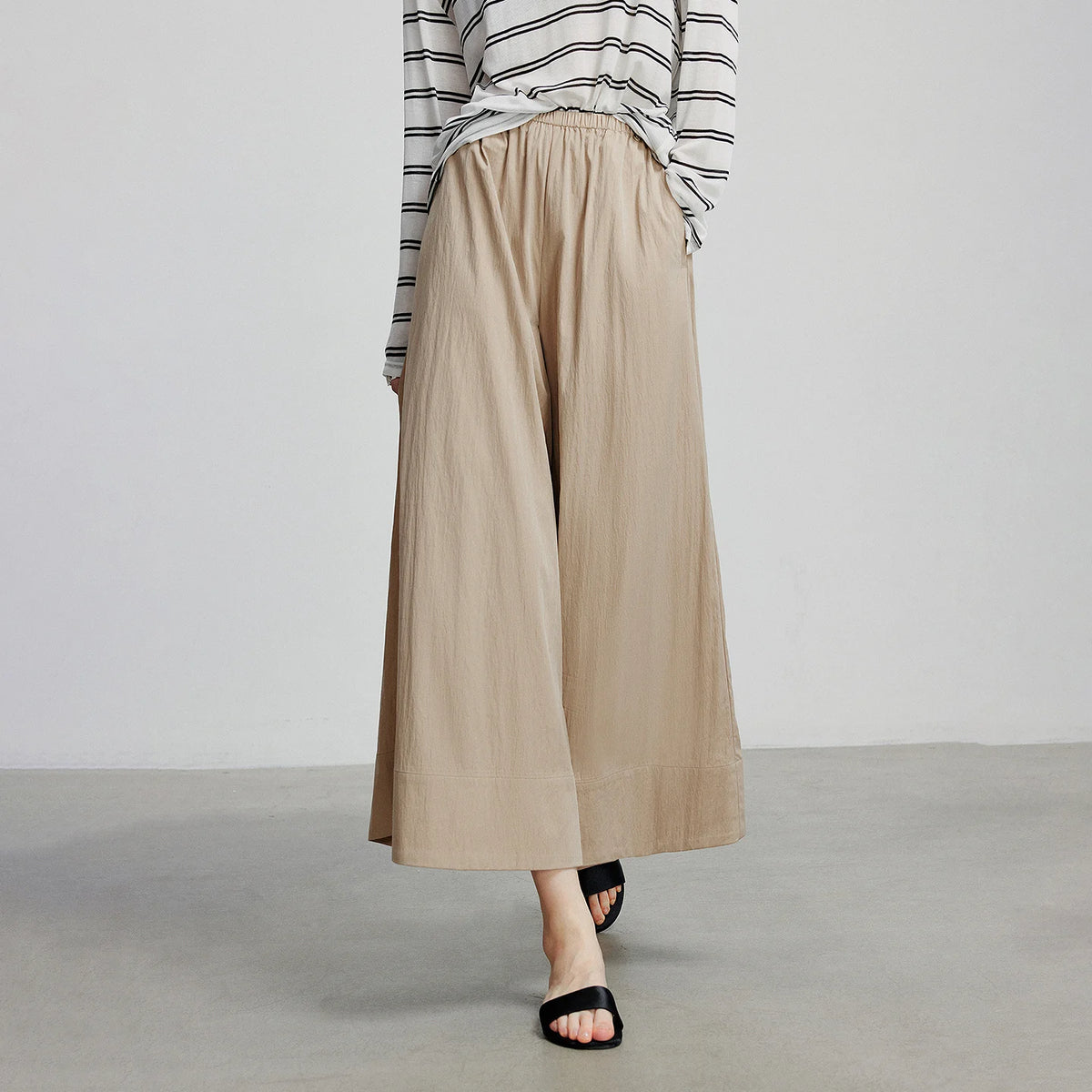 Elastic-Waist Cropped Wide-Leg Pants