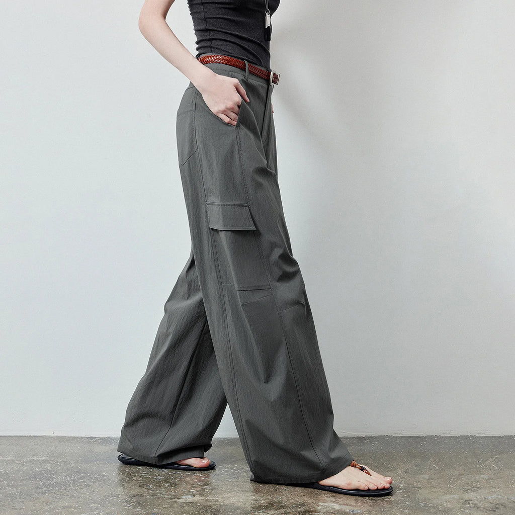Cargo-Pocket Curved-Leg Pants