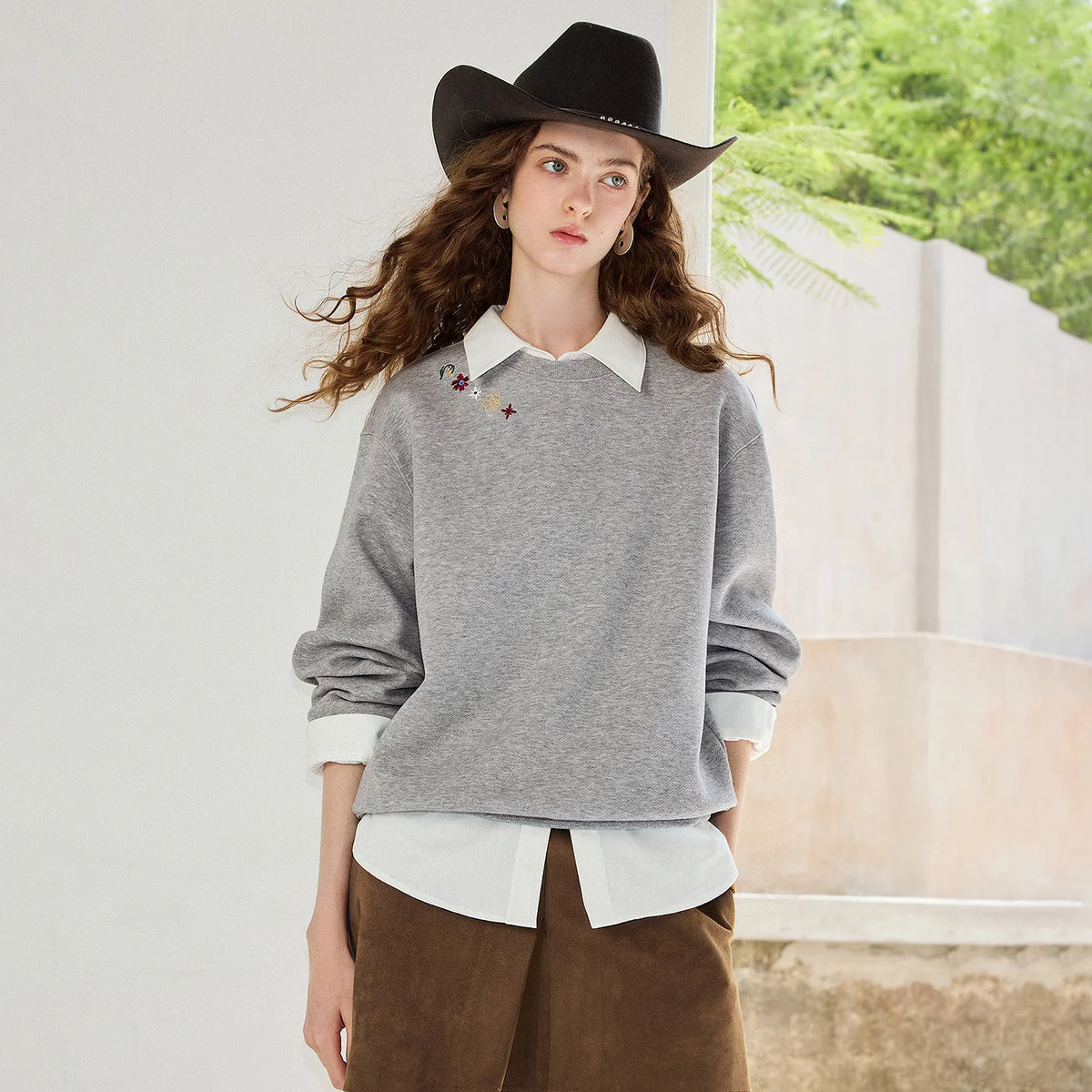 Floral-Detail Crewneck Sweatshirt