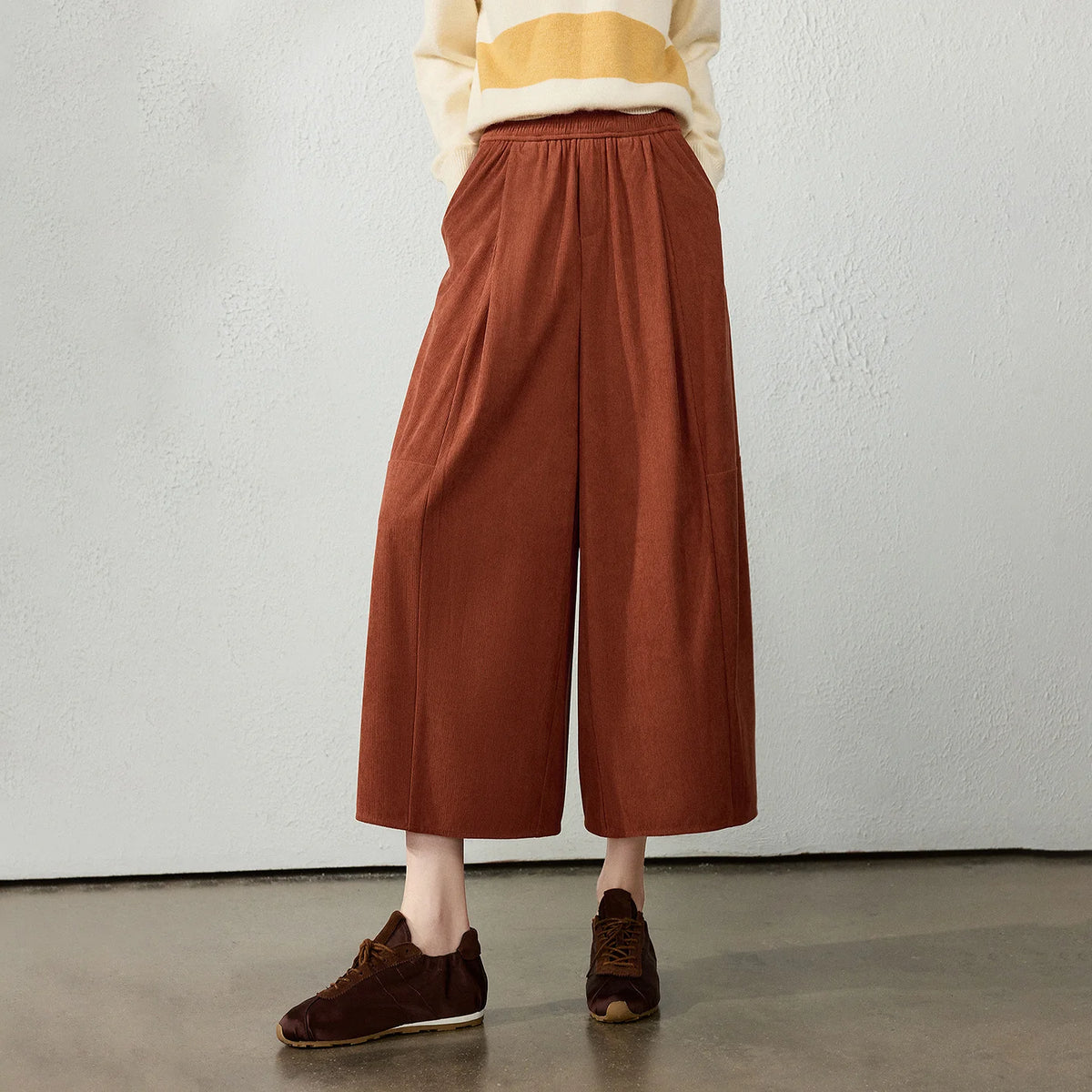 Cropped Wide-Leg Pants