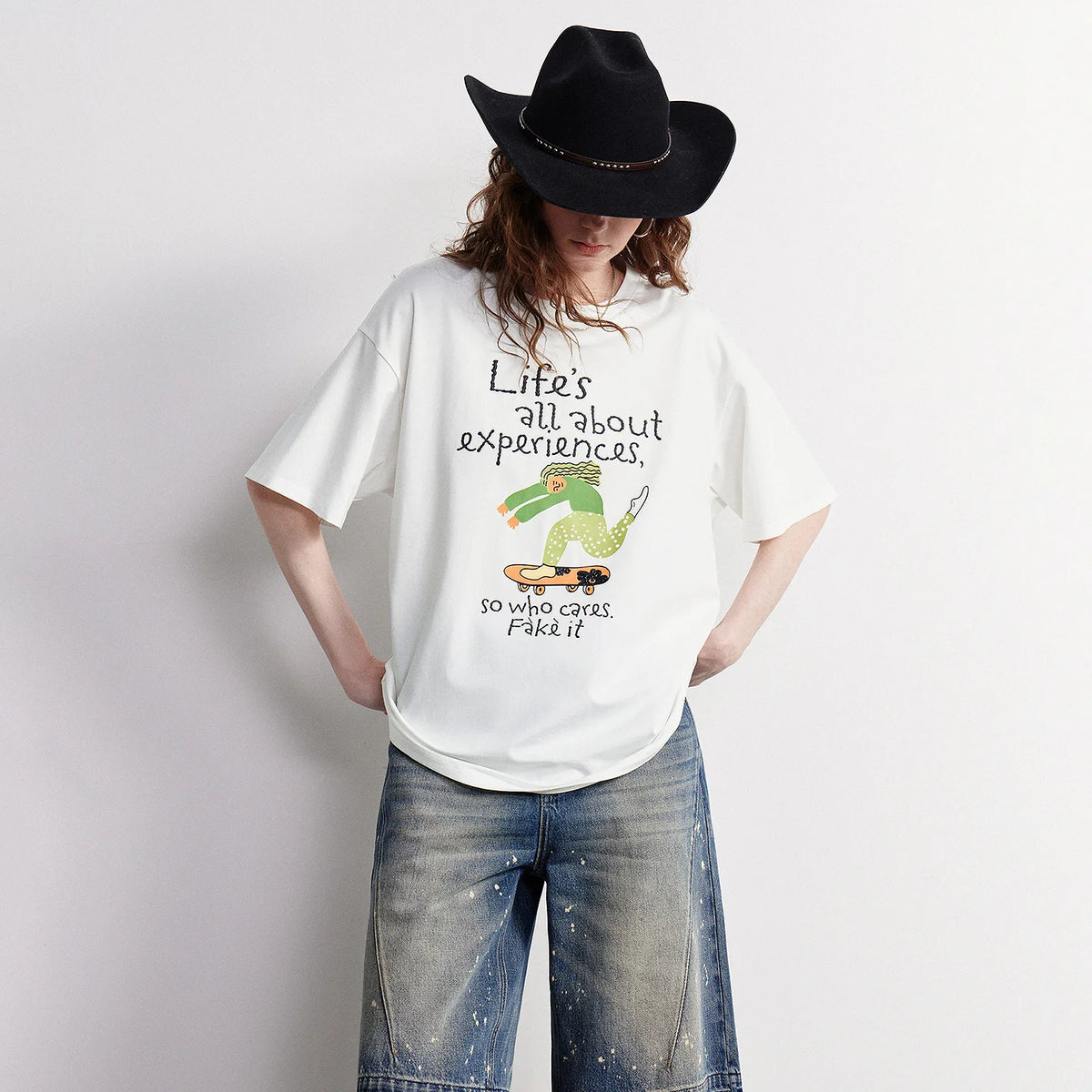 Crocodile Graphic Crewneck Tee