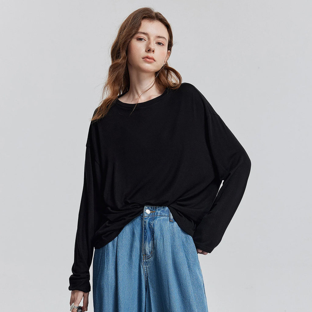 Relaxed Long-Sleeve Crewneck Tee