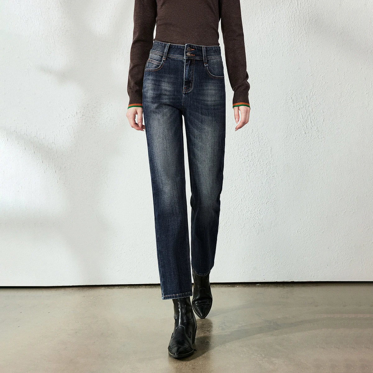 Cropped Slim Straight-Leg Jeans